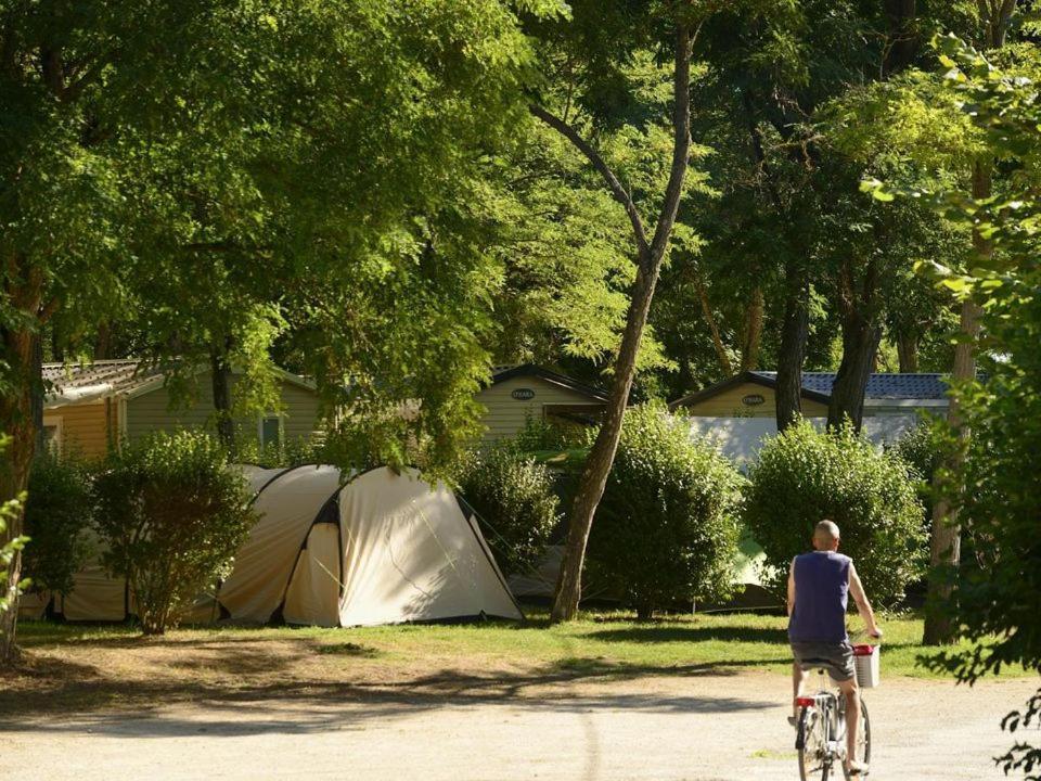 Camping Les Portes De Sancerre Saint-Satur Exterior photo